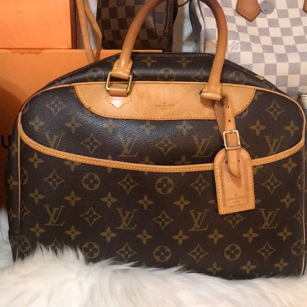 Louis Vuitton Deauville with dust bag.